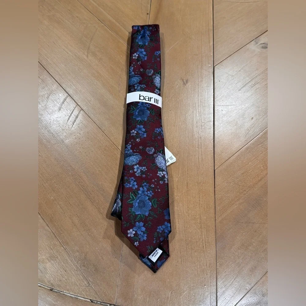 Bar III men’s bristol floral skinny tie